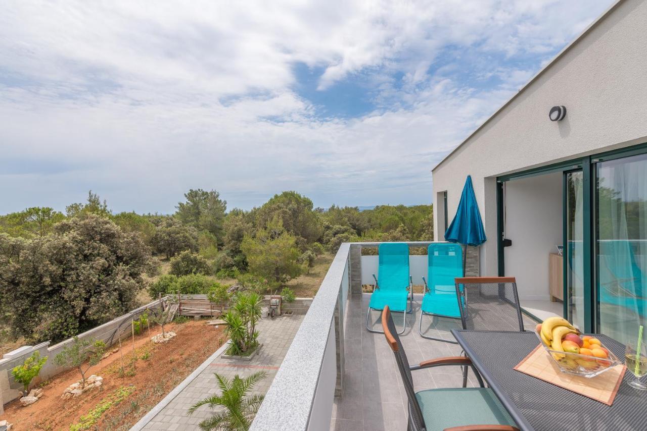 Windrose Apartments Vir Bagian luar foto