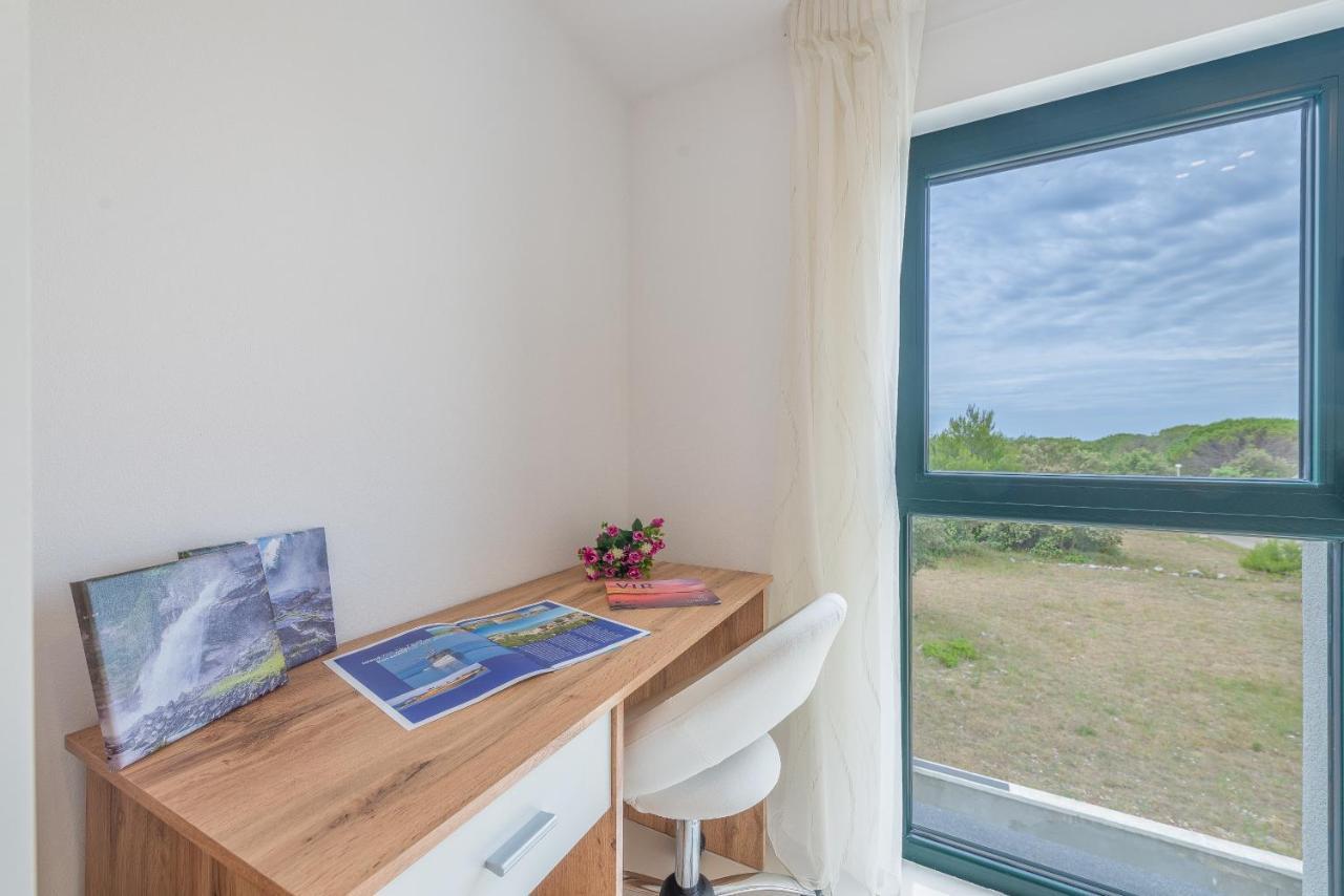 Windrose Apartments Vir Bagian luar foto