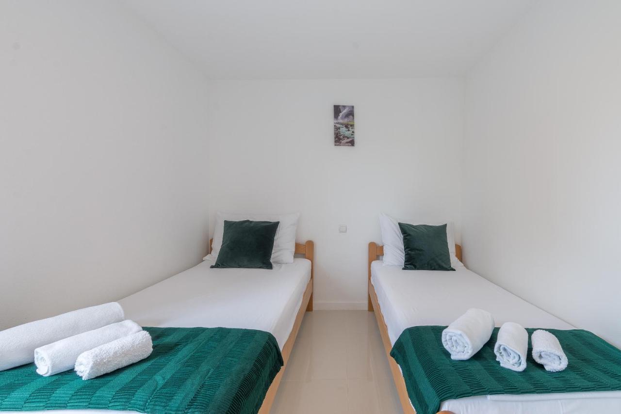 Windrose Apartments Vir Bagian luar foto